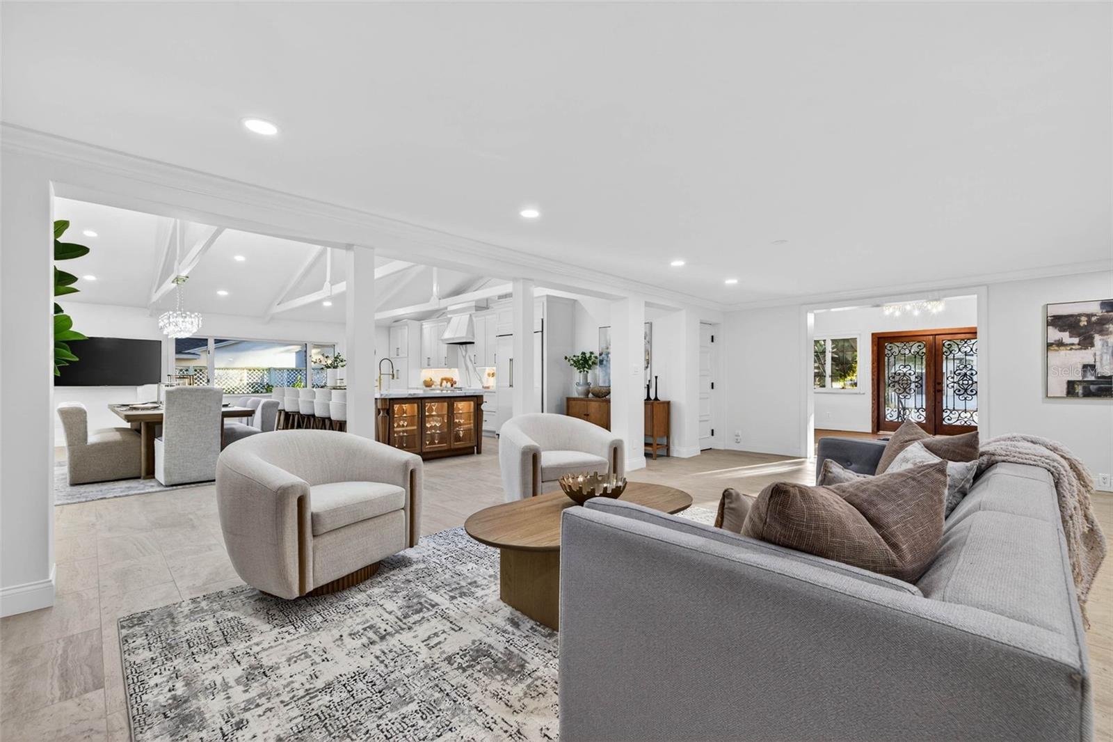 1222 BRIGHTWATERS BLVD NE, ST PETERSBURG, FL, 33704