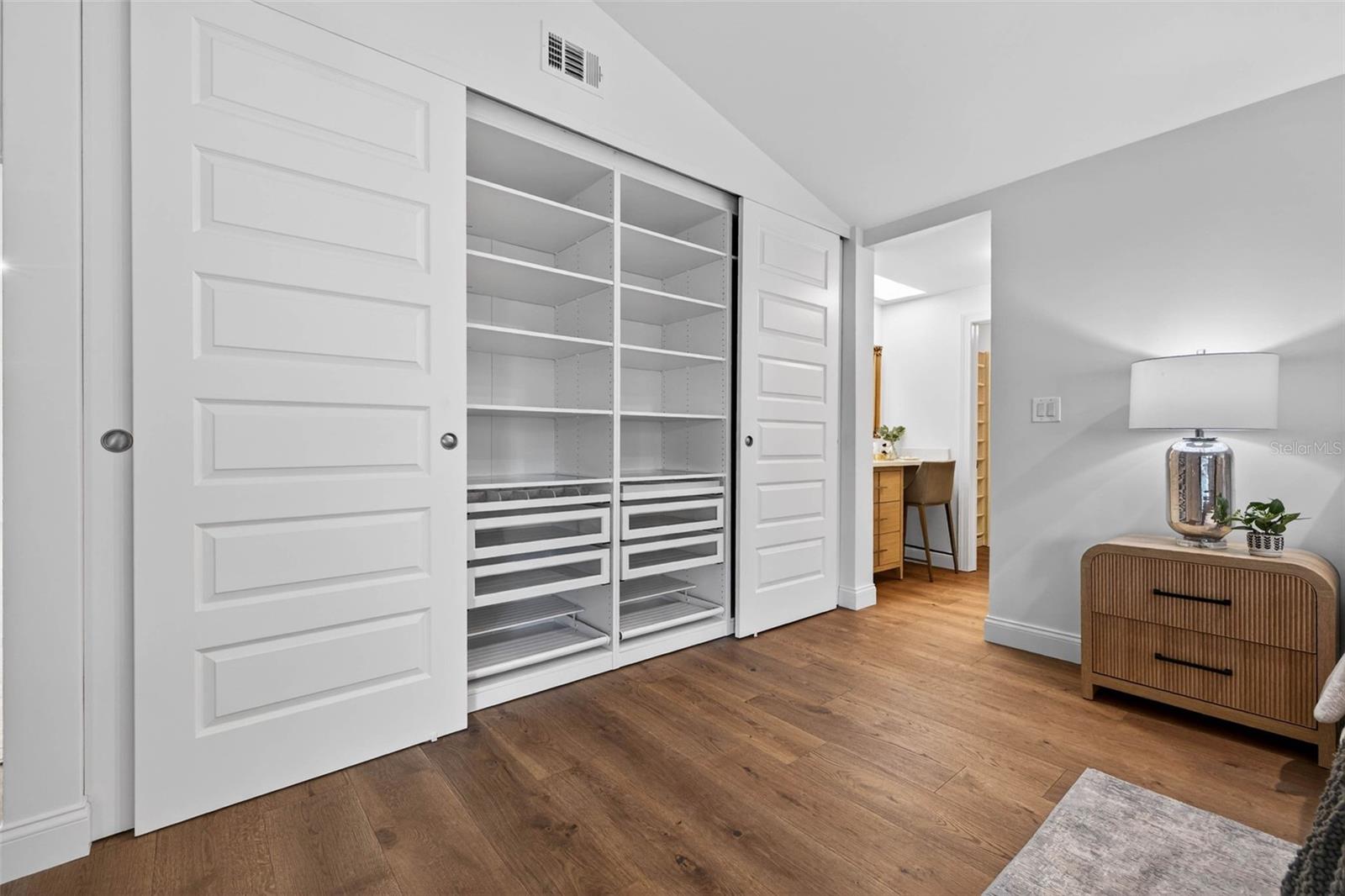 1222 BRIGHTWATERS BLVD NE, ST PETERSBURG, FL, 33704