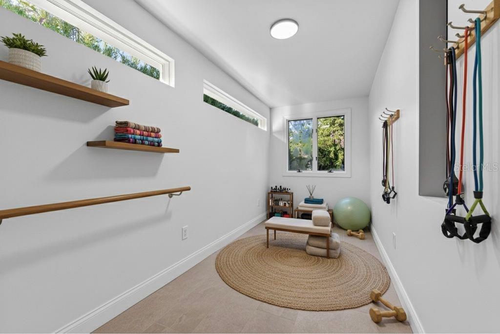 1222 BRIGHTWATERS BLVD NE, ST PETERSBURG, FL, 33704