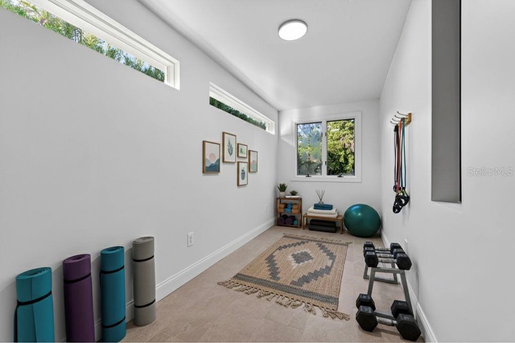 1222 BRIGHTWATERS BLVD NE, ST PETERSBURG, FL, 33704