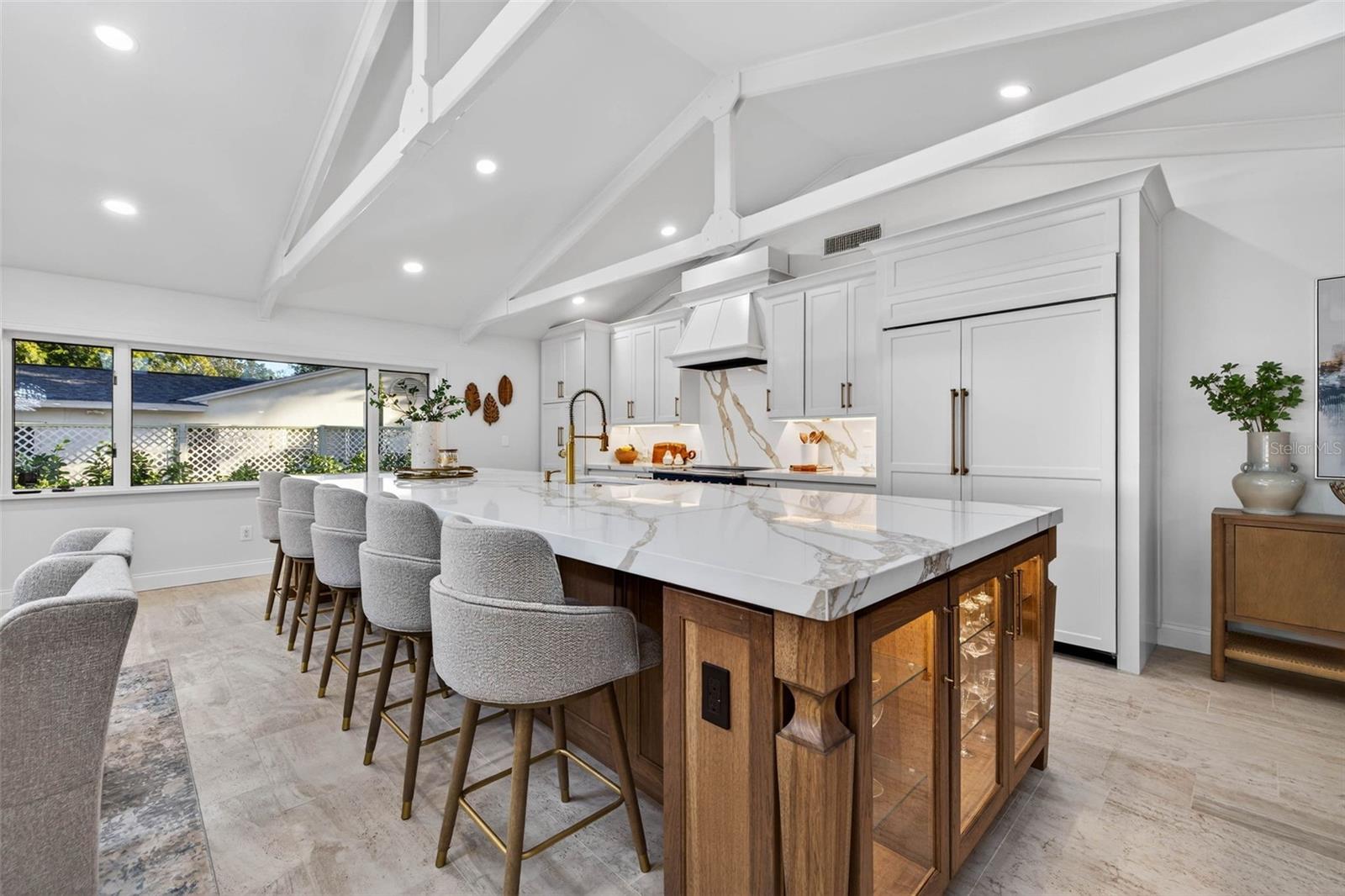 1222 BRIGHTWATERS BLVD NE, ST PETERSBURG, FL, 33704