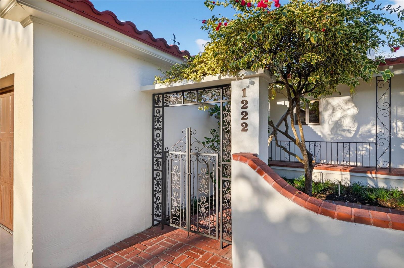 1222 BRIGHTWATERS BLVD NE, ST PETERSBURG, FL, 33704