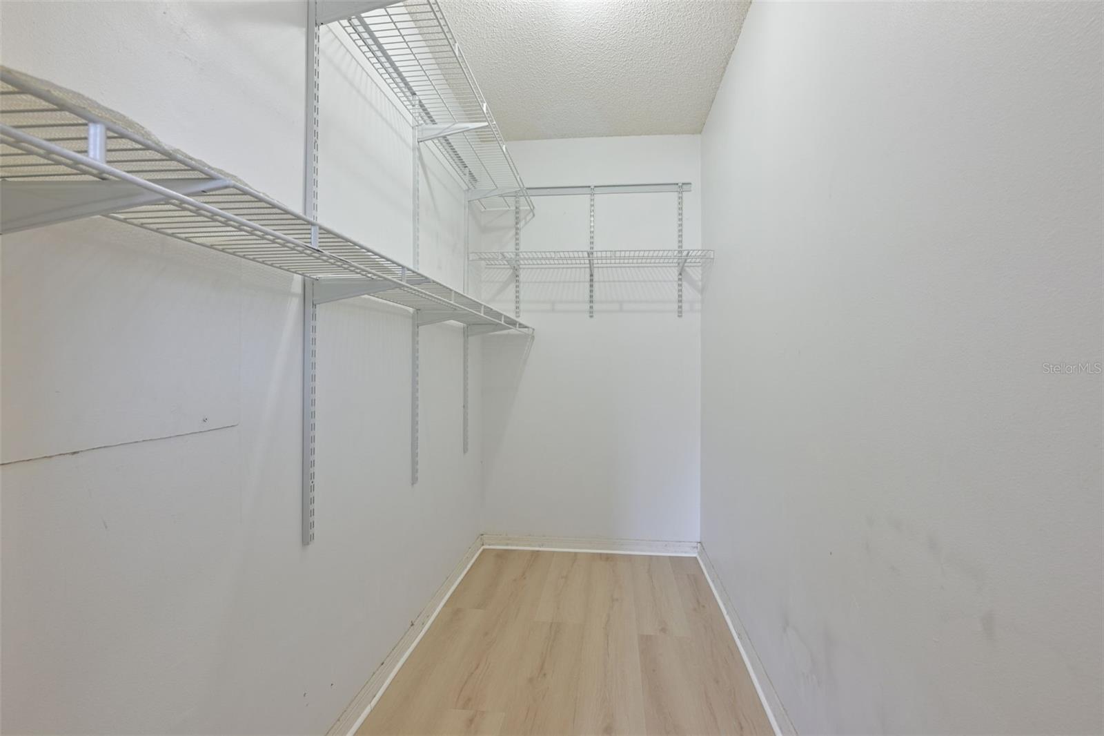 511 FINSBURY CIR #B, SUN CITY CENTER, FL, 33573