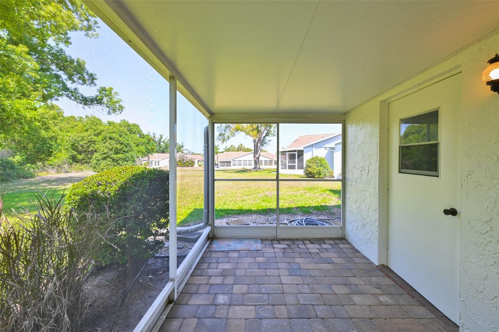 511 FINSBURY CIR #B, SUN CITY CENTER, FL, 33573