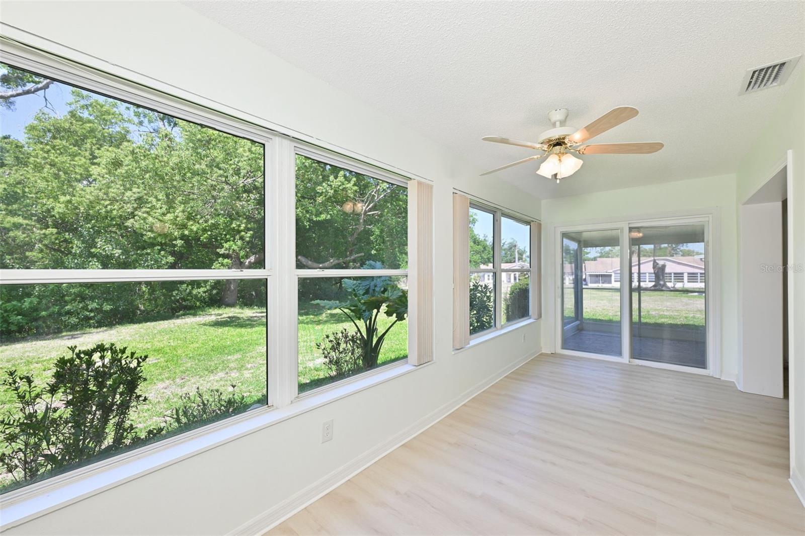 511 FINSBURY CIR #B, SUN CITY CENTER, FL, 33573