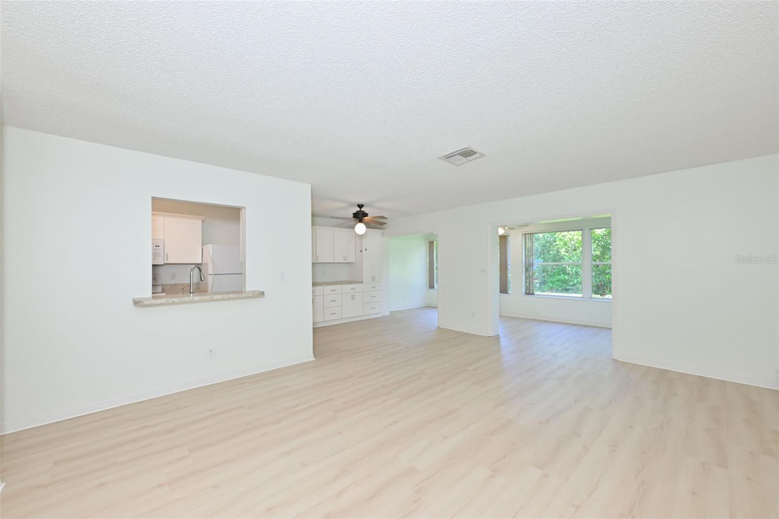 511 FINSBURY CIR #B, SUN CITY CENTER, FL, 33573