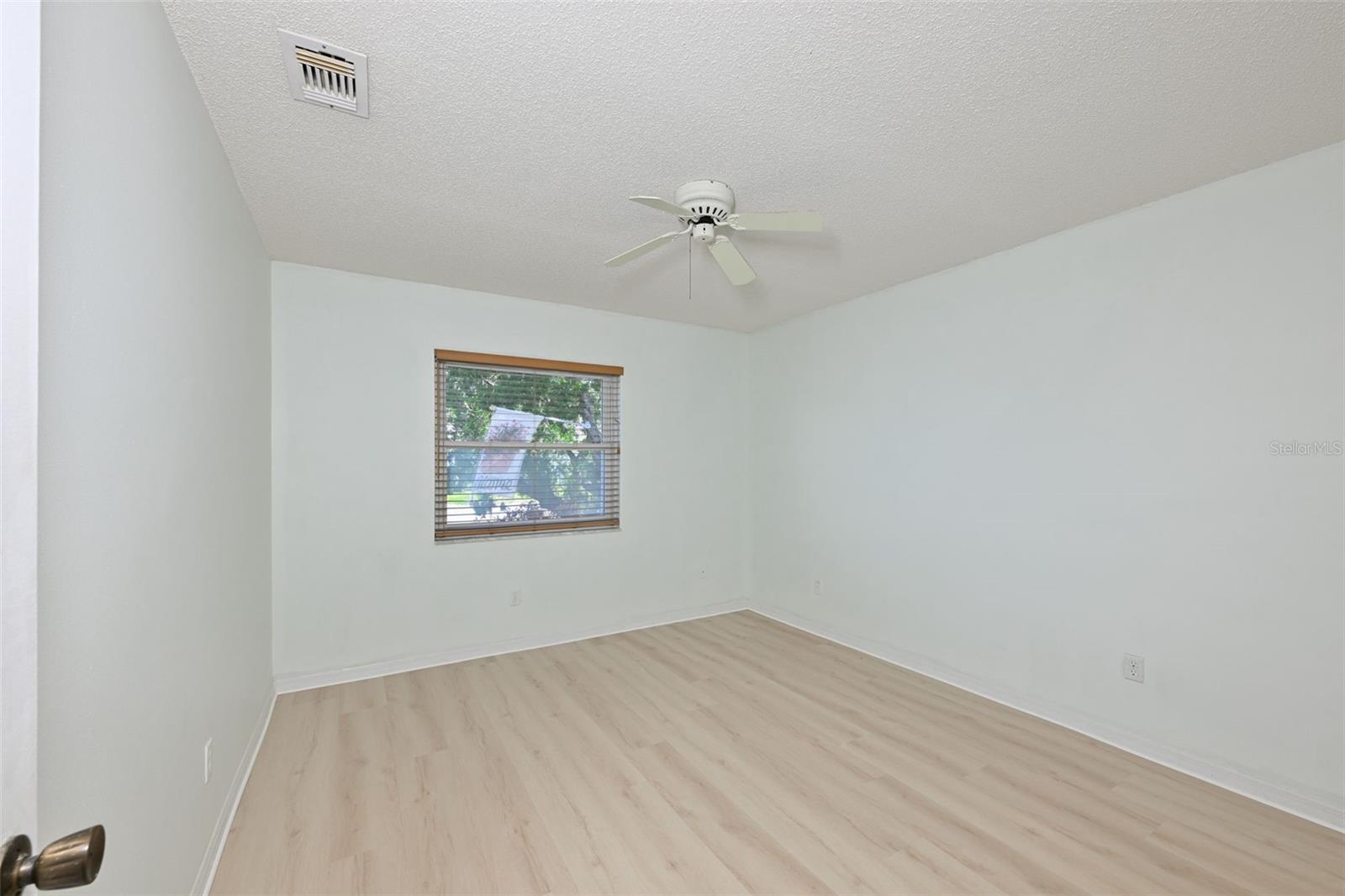 511 FINSBURY CIR #B, SUN CITY CENTER, FL, 33573