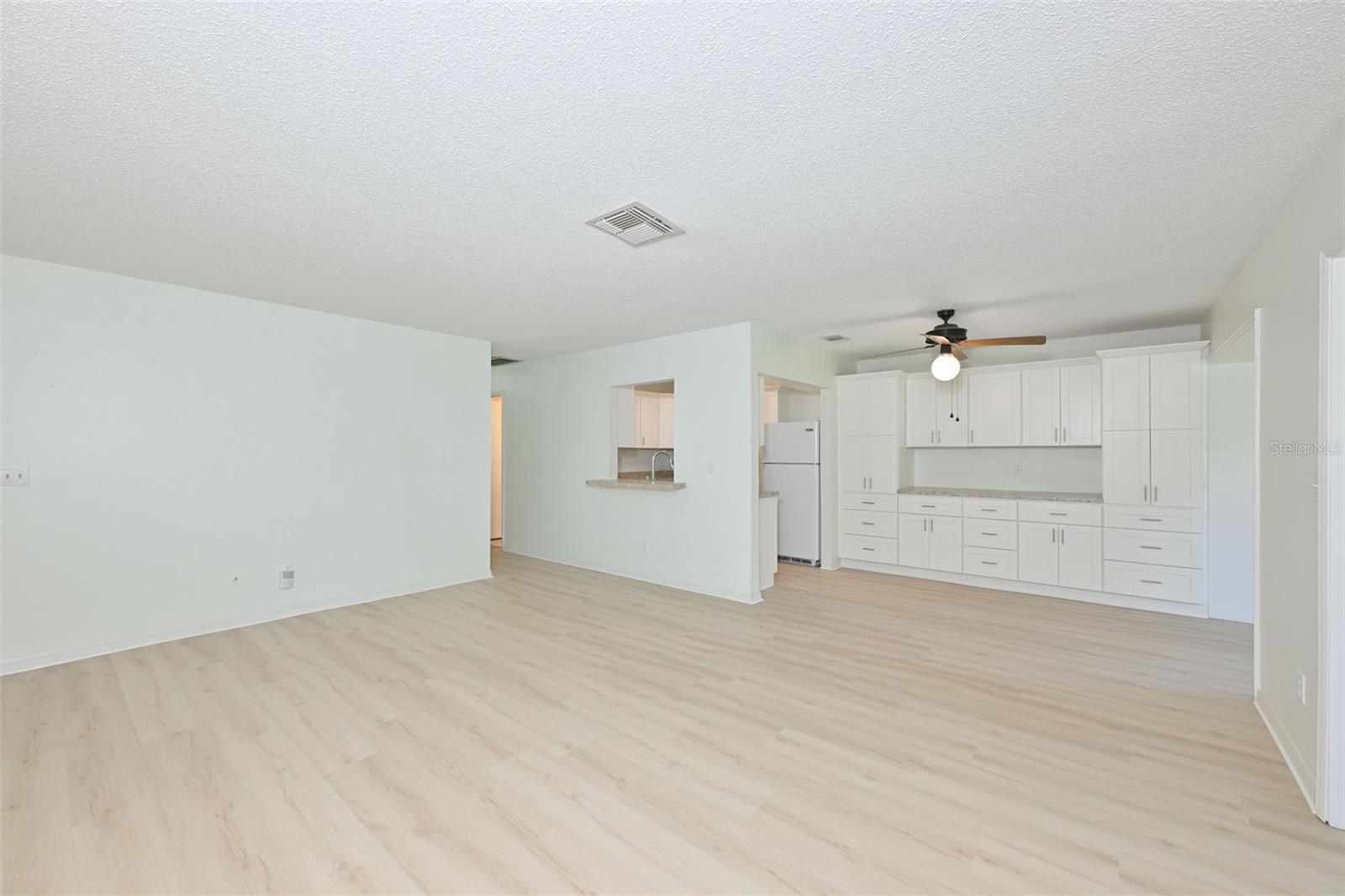 511 FINSBURY CIR #B, SUN CITY CENTER, FL, 33573