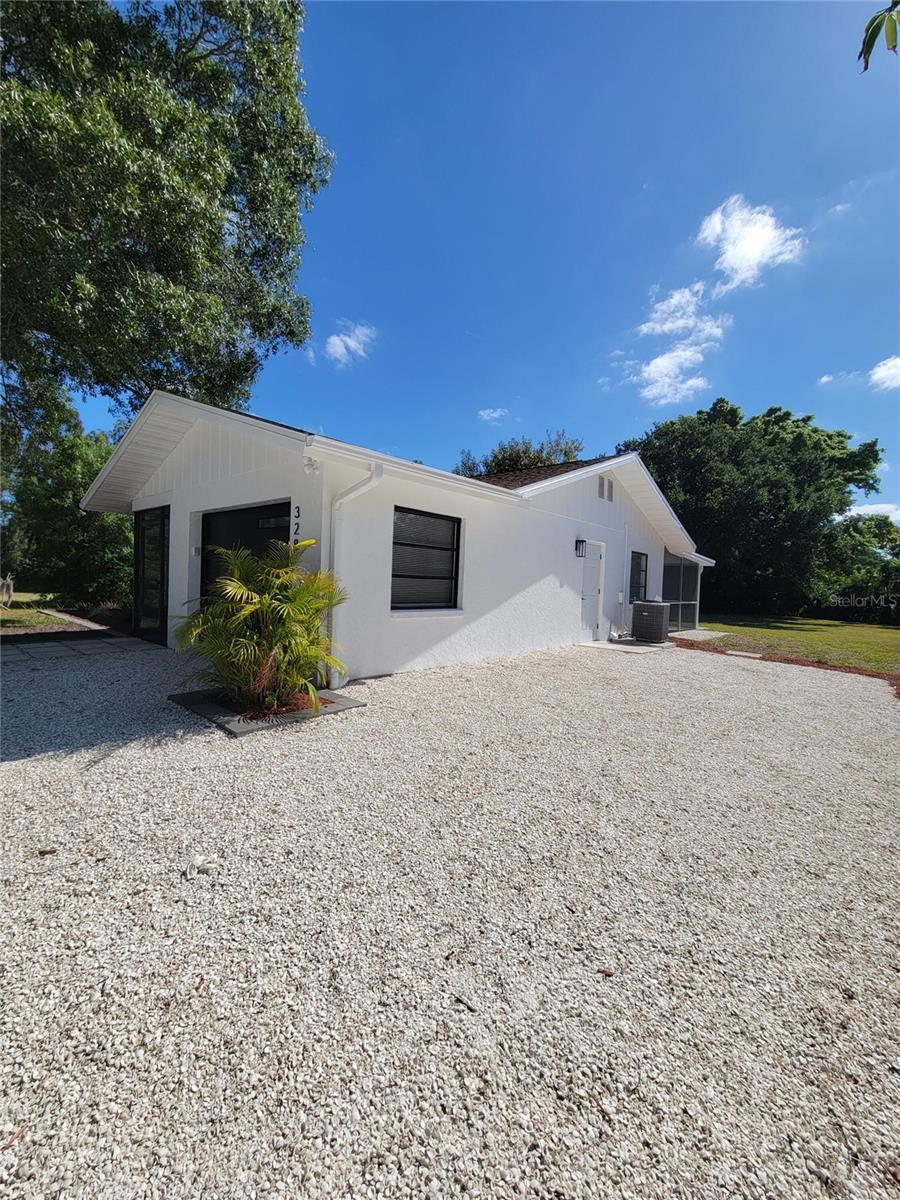 328 E BAY ST, OSPREY, FL, 34229