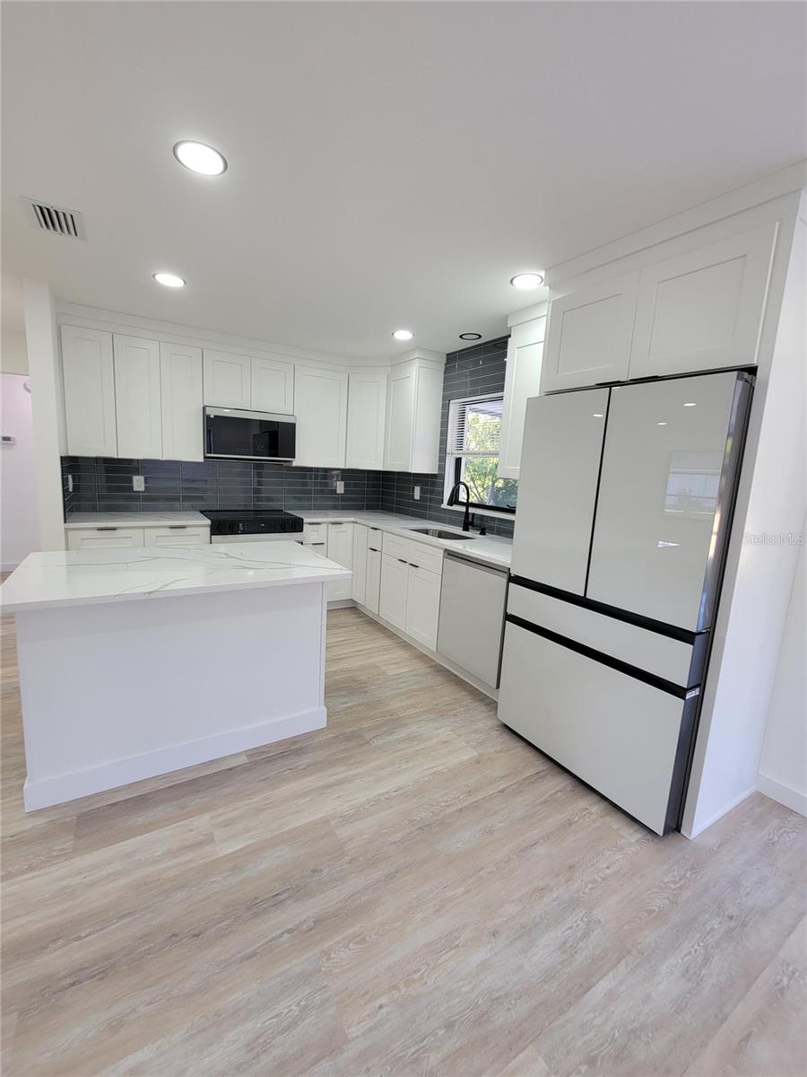 328 E BAY ST, OSPREY, FL, 34229