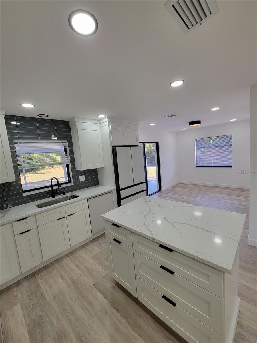 328 E BAY ST, OSPREY, FL, 34229