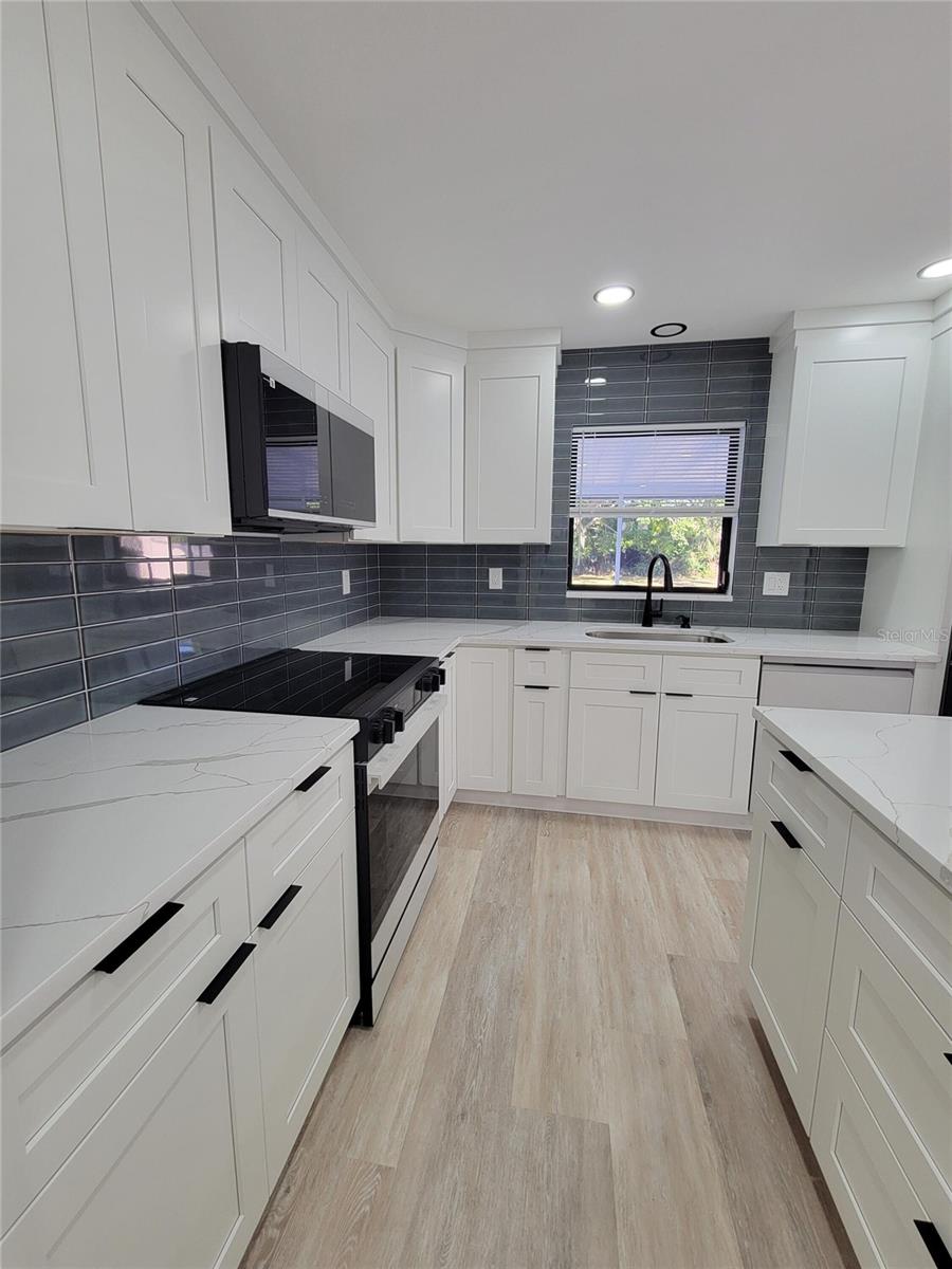 328 E BAY ST, OSPREY, FL, 34229