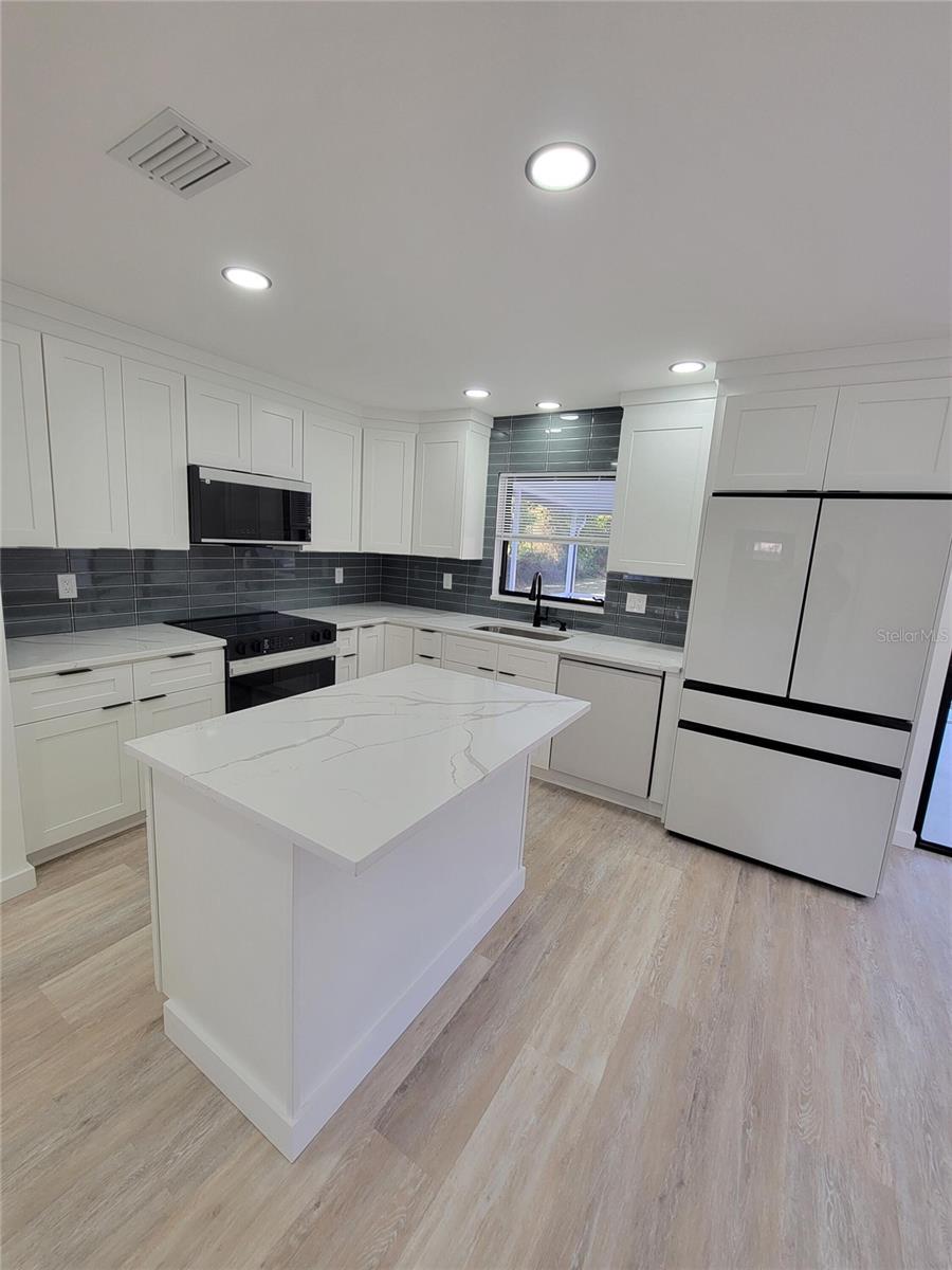 328 E BAY ST, OSPREY, FL, 34229