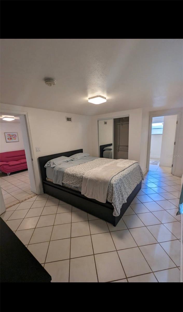 203 W CREST 1/2 AVE, TAMPA, FL, 33603