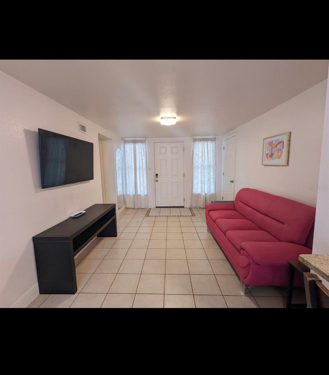 203 W CREST 1/2 AVE, TAMPA, FL, 33603