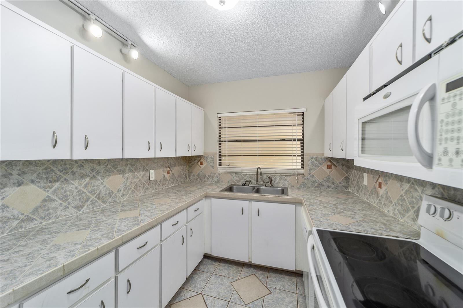 3401 E FORT KING ST #202, OCALA, FL, 34470