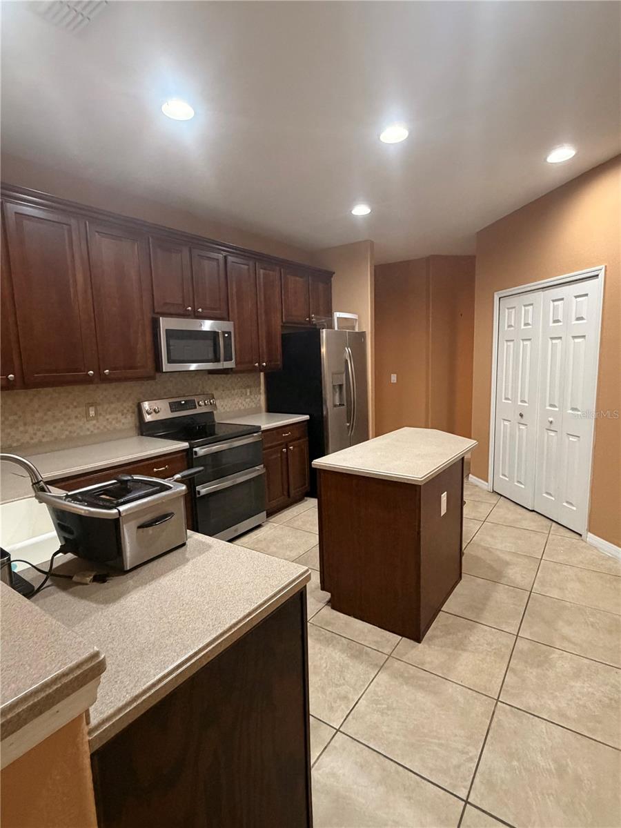 2008 CLAPPER TRL, APOPKA, FL, 32703