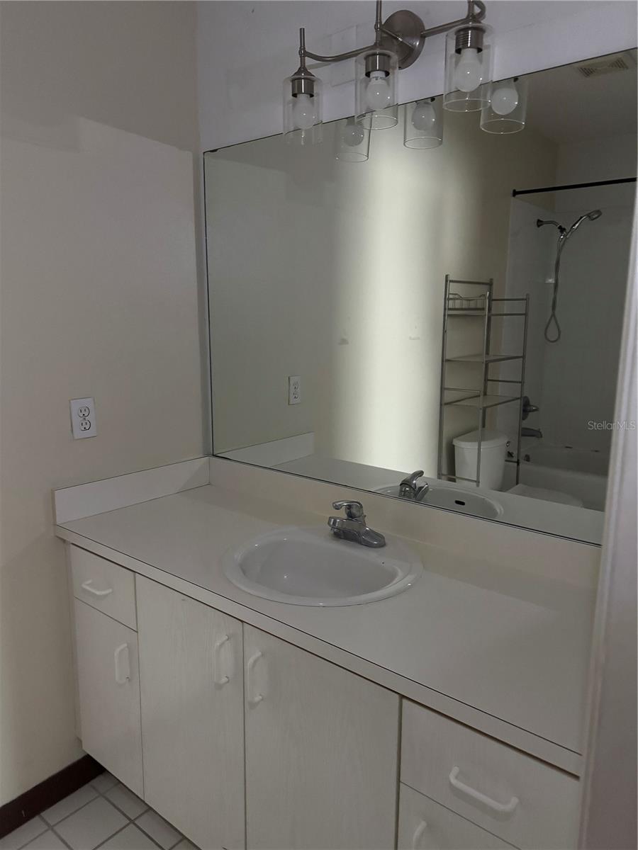 495 LAS CORTES LN #203, ORLANDO, FL, 32824