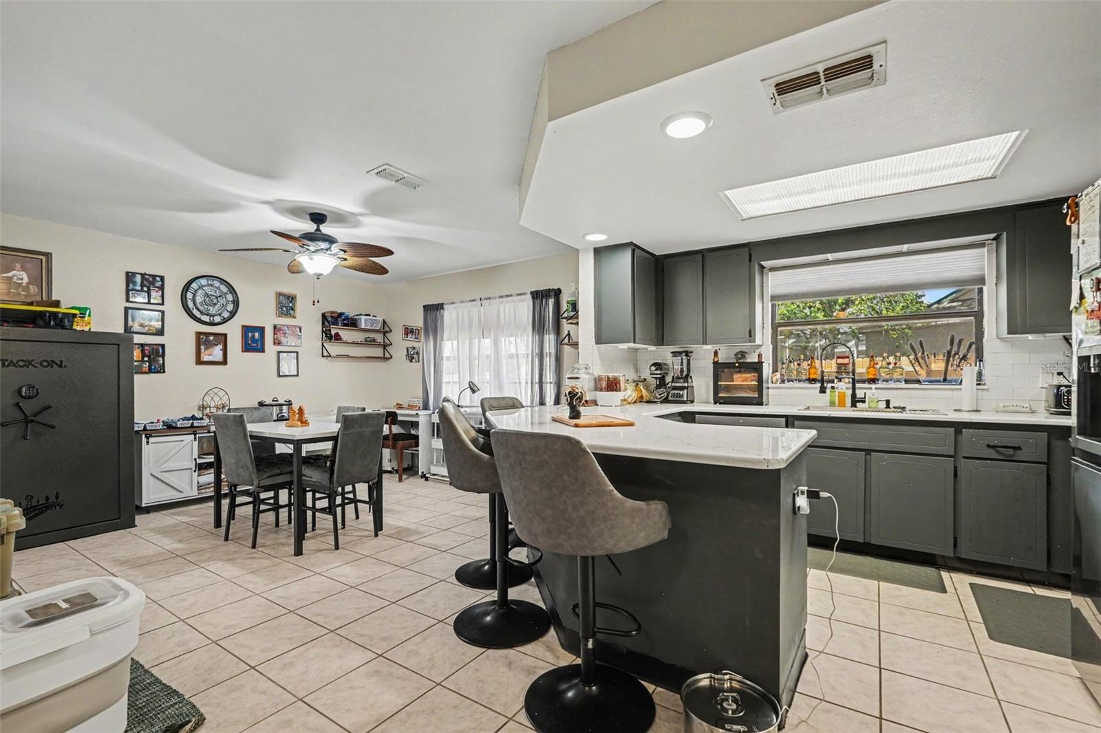 8130 ENGLISH ELM CIR, SPRING HILL, FL, 34606