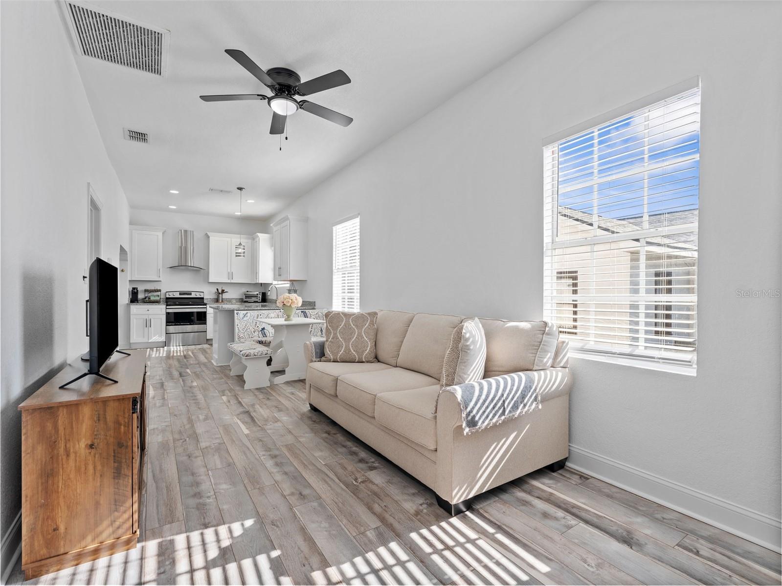 2903 W IVY ST, TAMPA, FL, 33607