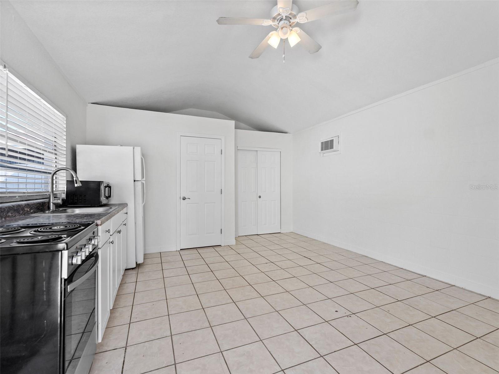 2903 W IVY ST, TAMPA, FL, 33607