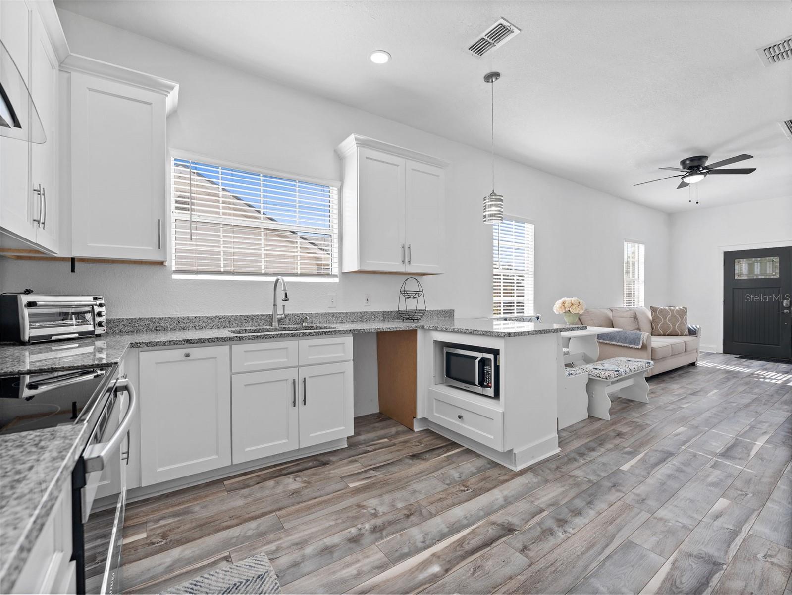 2903 W IVY ST, TAMPA, FL, 33607