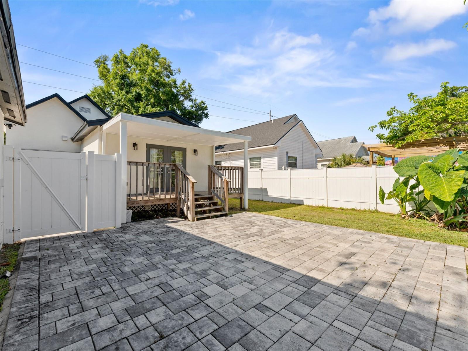 2903 W IVY ST, TAMPA, FL, 33607