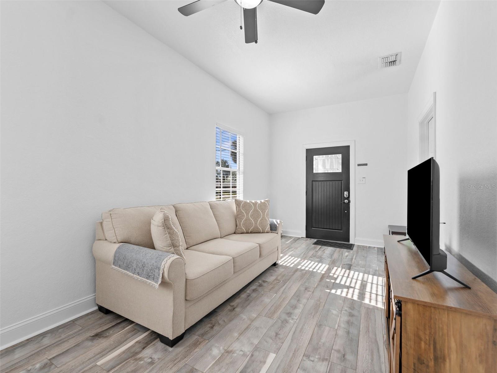 2903 W IVY ST, TAMPA, FL, 33607