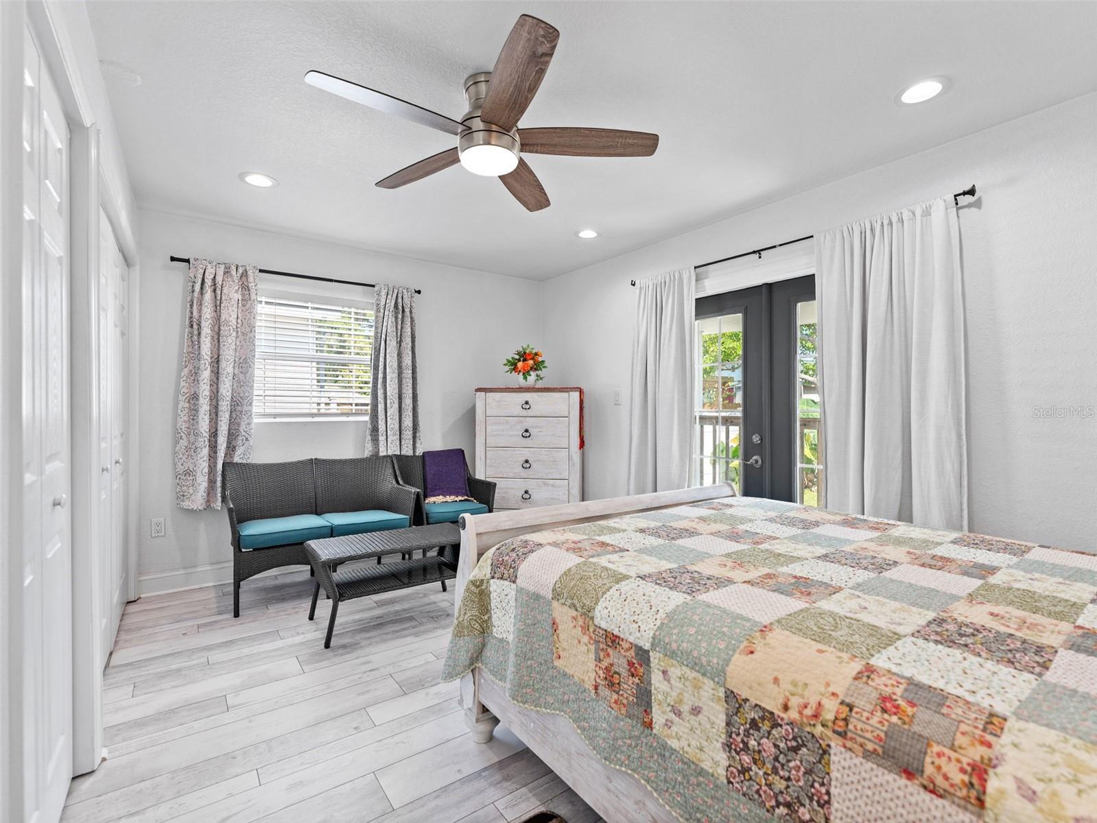 2903 W IVY ST, TAMPA, FL, 33607