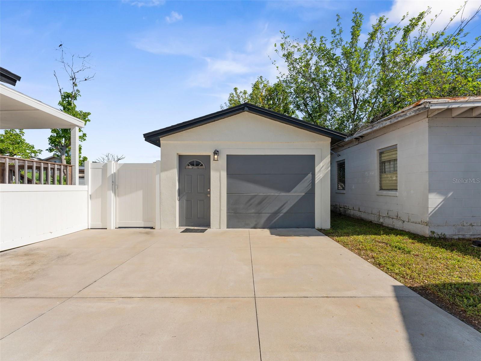 2903 W IVY ST, TAMPA, FL, 33607