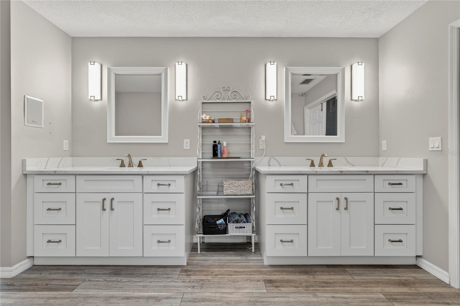 770 PELICAN BAY DR, DAYTONA BEACH, FL, 32119