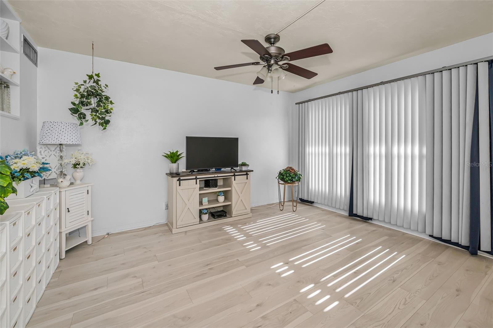 4051 58TH ST N #243, KENNETH CITY, FL, 33709