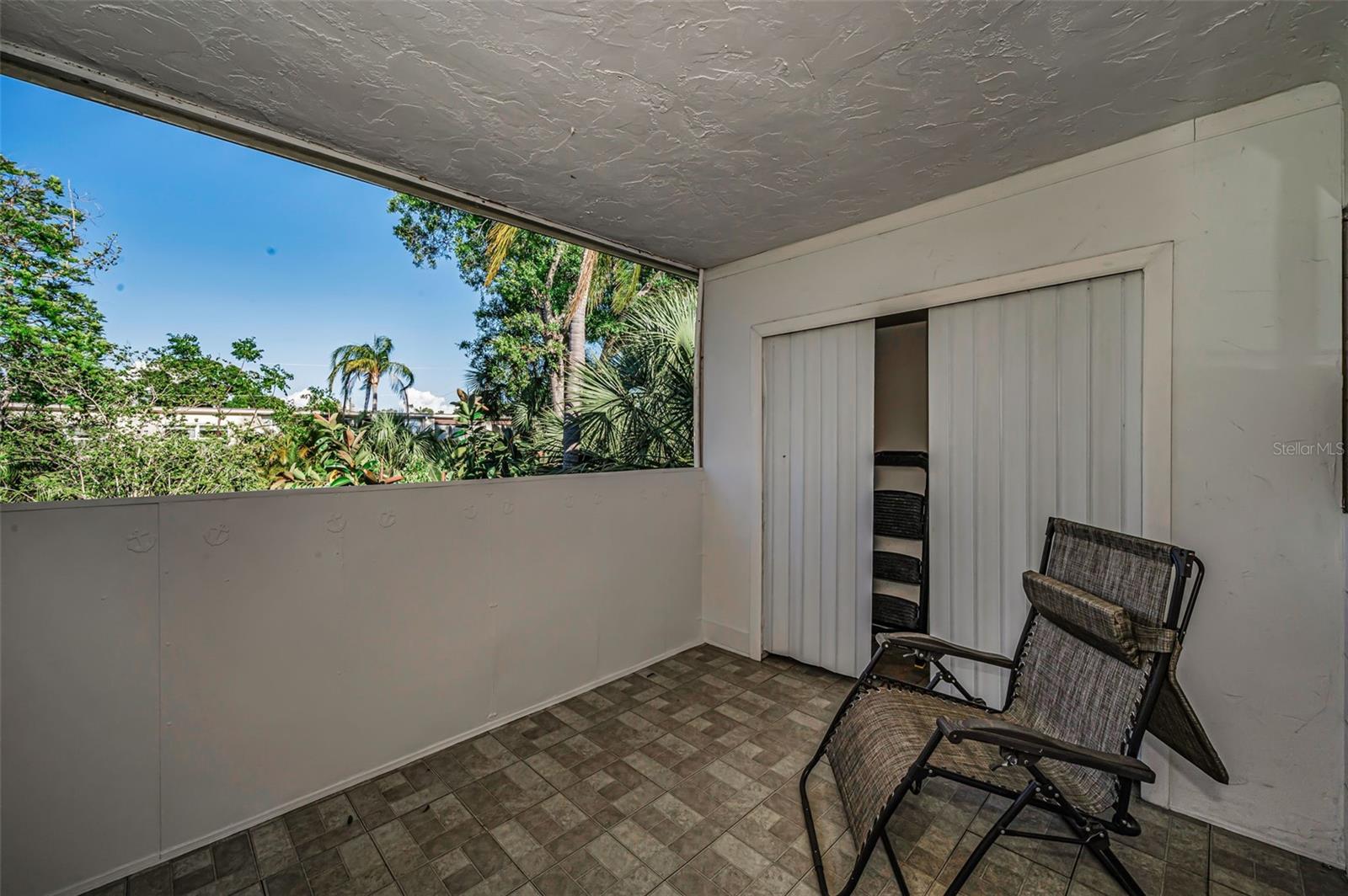 4051 58TH ST N #243, KENNETH CITY, FL, 33709