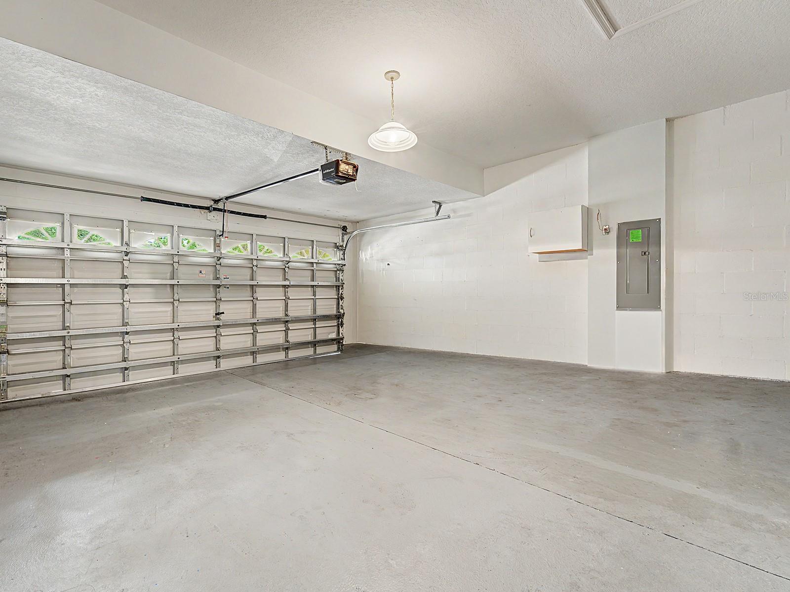 10905 ANCIENT FUTURES DR, TAMPA, FL, 33647