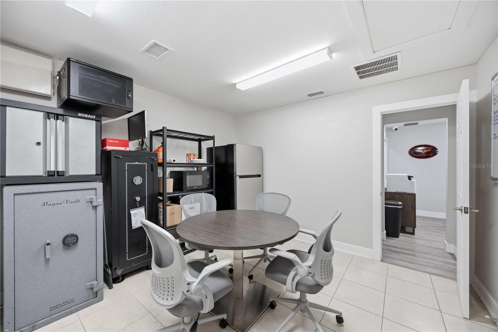 180 ARTISTS AVE, ENGLEWOOD, FL, 34223