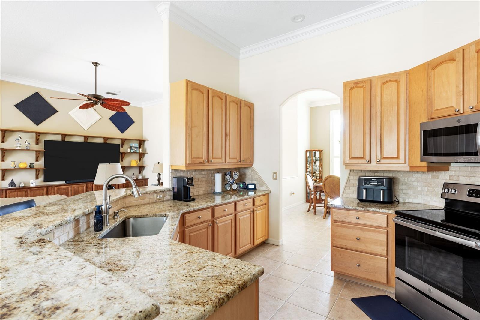 183 CLEAR LAKE DR, ENGLEWOOD, FL, 34223