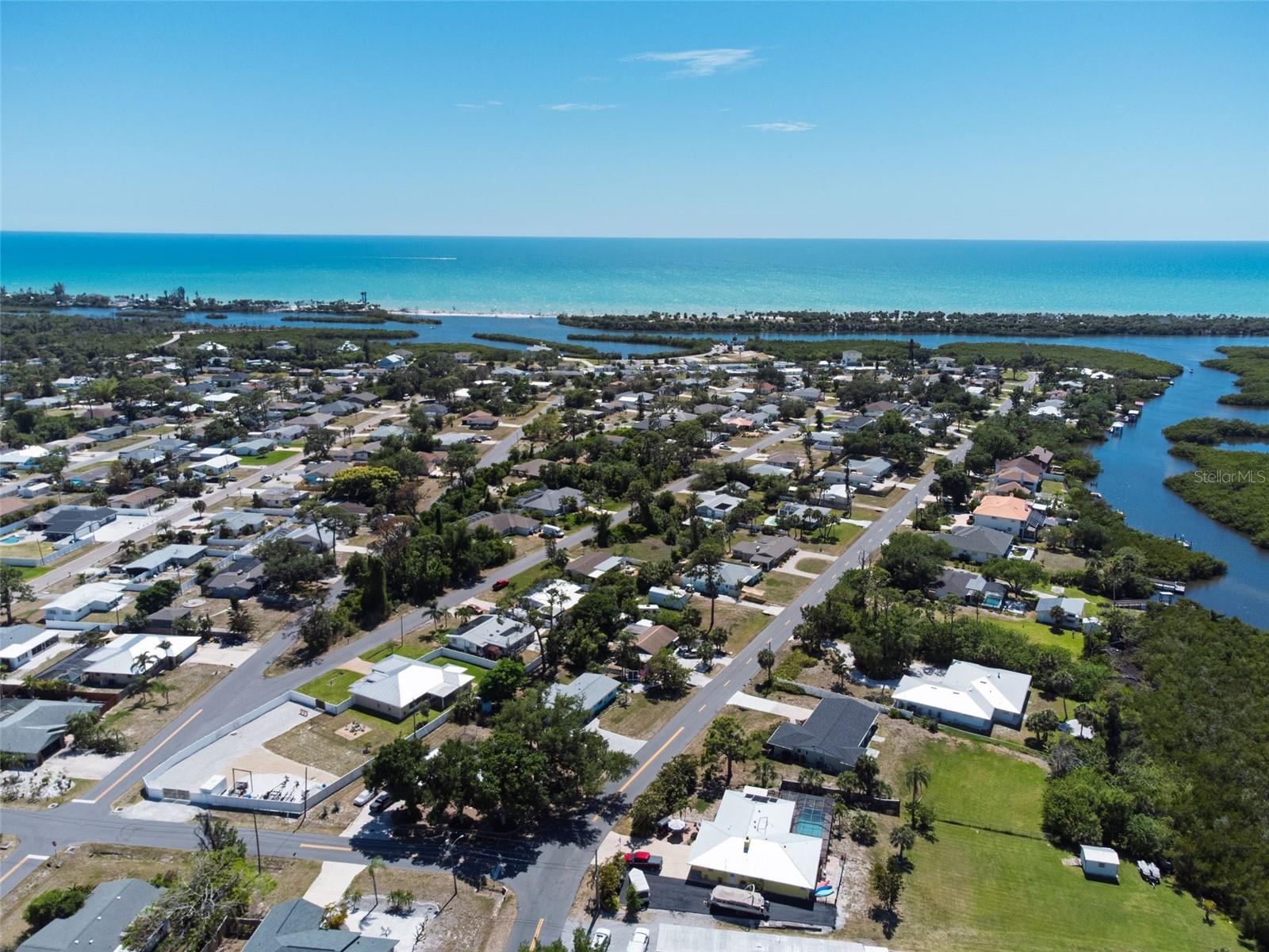 880 LEMON BAY DR, VENICE, FL, 34293