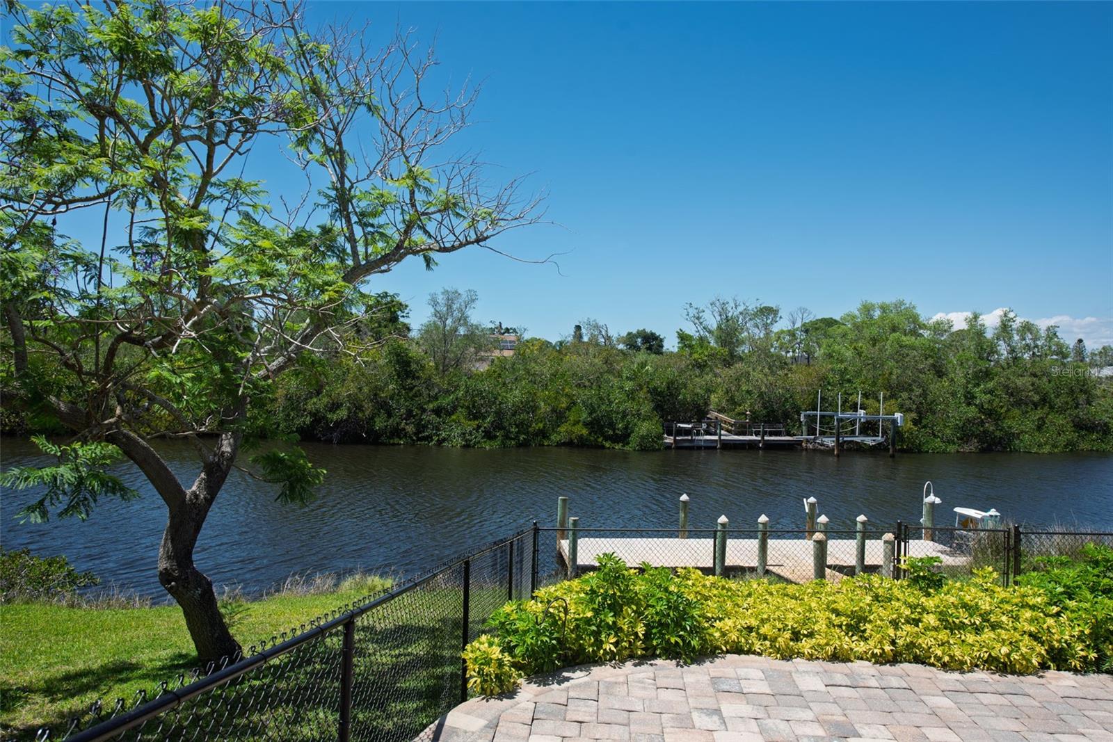 880 LEMON BAY DR, VENICE, FL, 34293