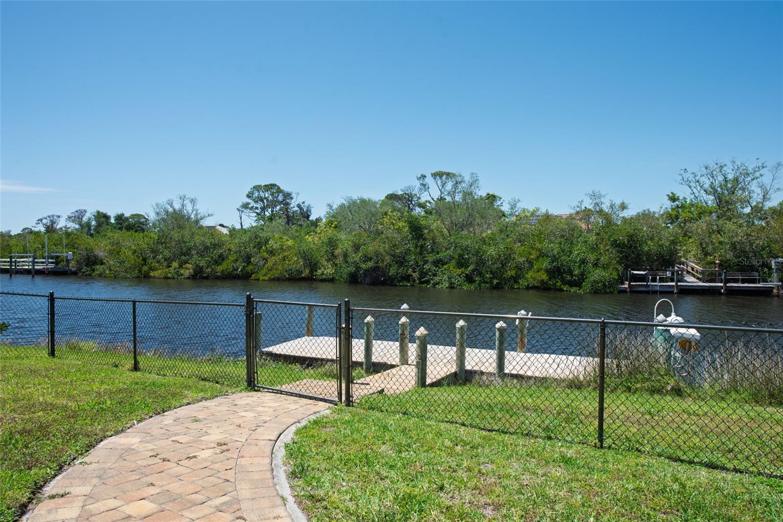 880 LEMON BAY DR, VENICE, FL, 34293