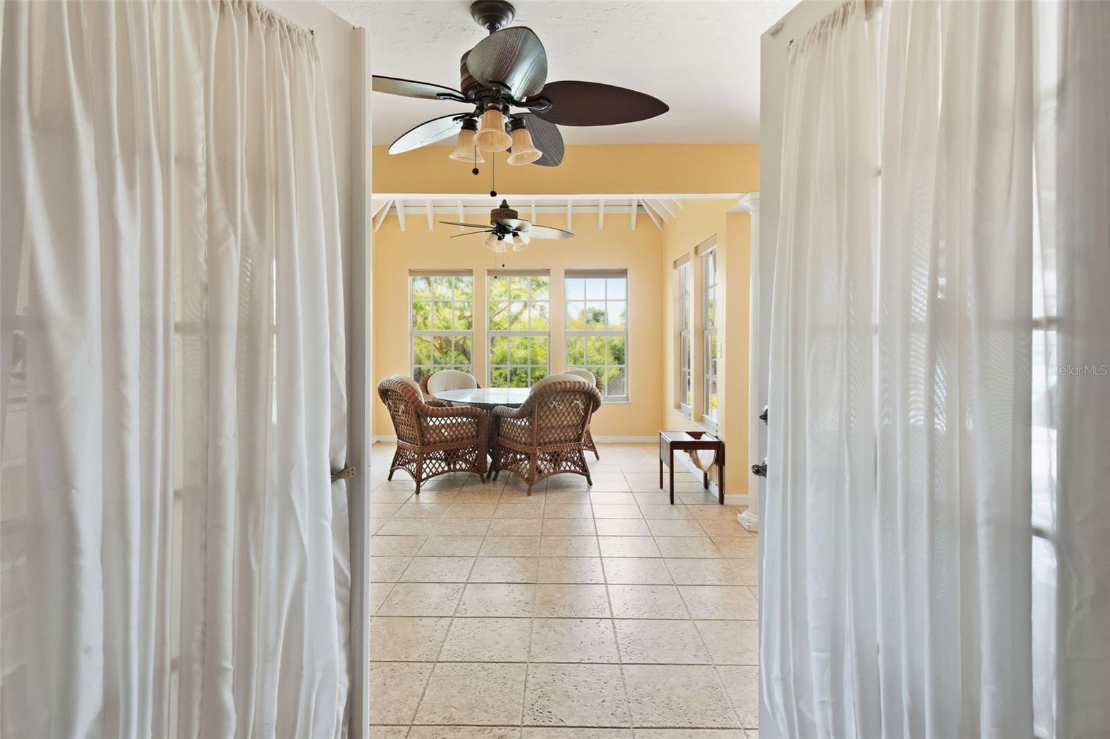 880 LEMON BAY DR, VENICE, FL, 34293