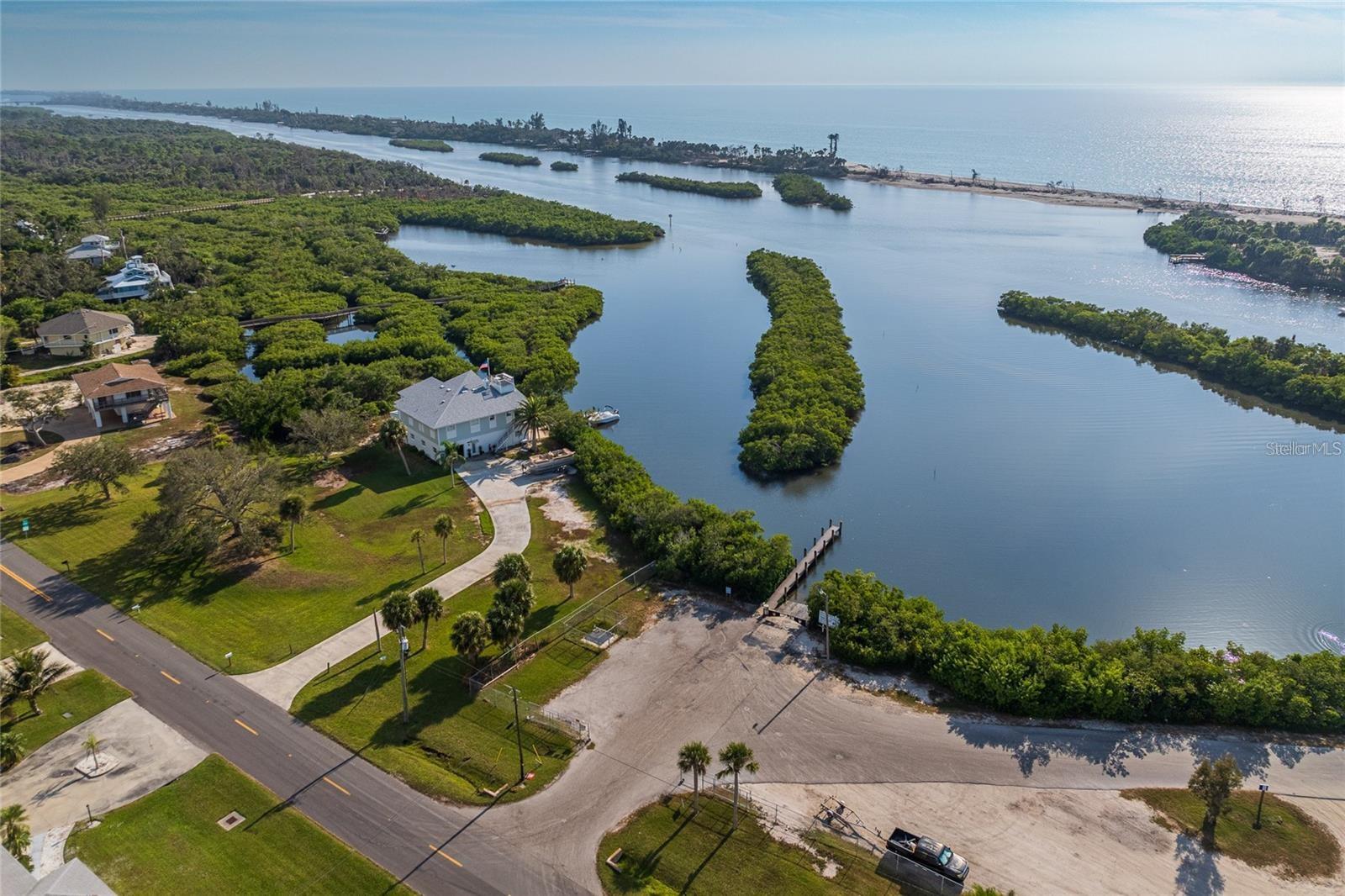 880 LEMON BAY DR, VENICE, FL, 34293