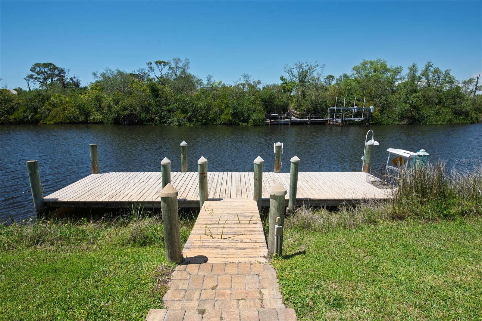 880 LEMON BAY DR, VENICE, FL, 34293