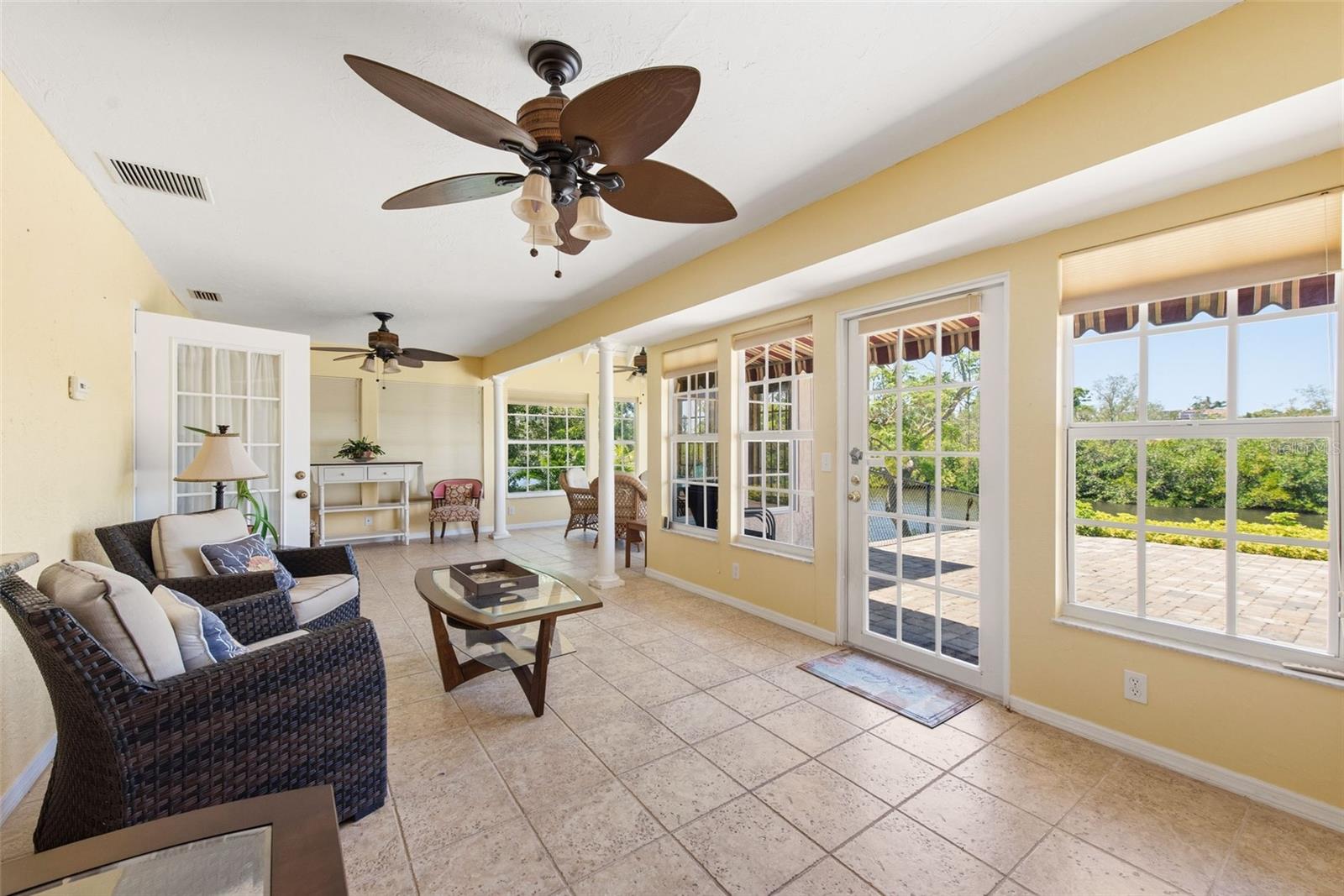 880 LEMON BAY DR, VENICE, FL, 34293