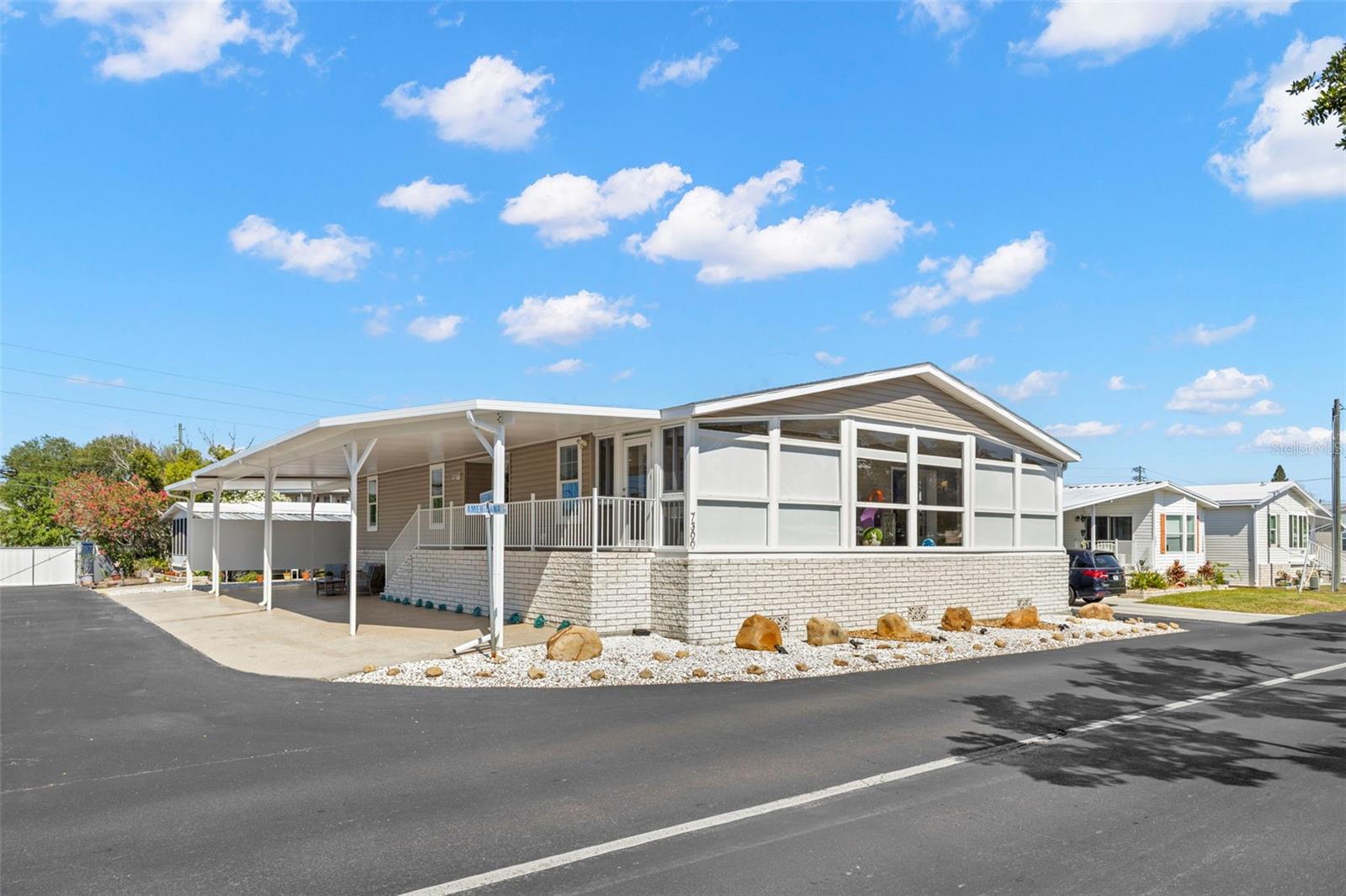 7300 AMERICANA DR NE #143, ST PETERSBURG, FL, 33702