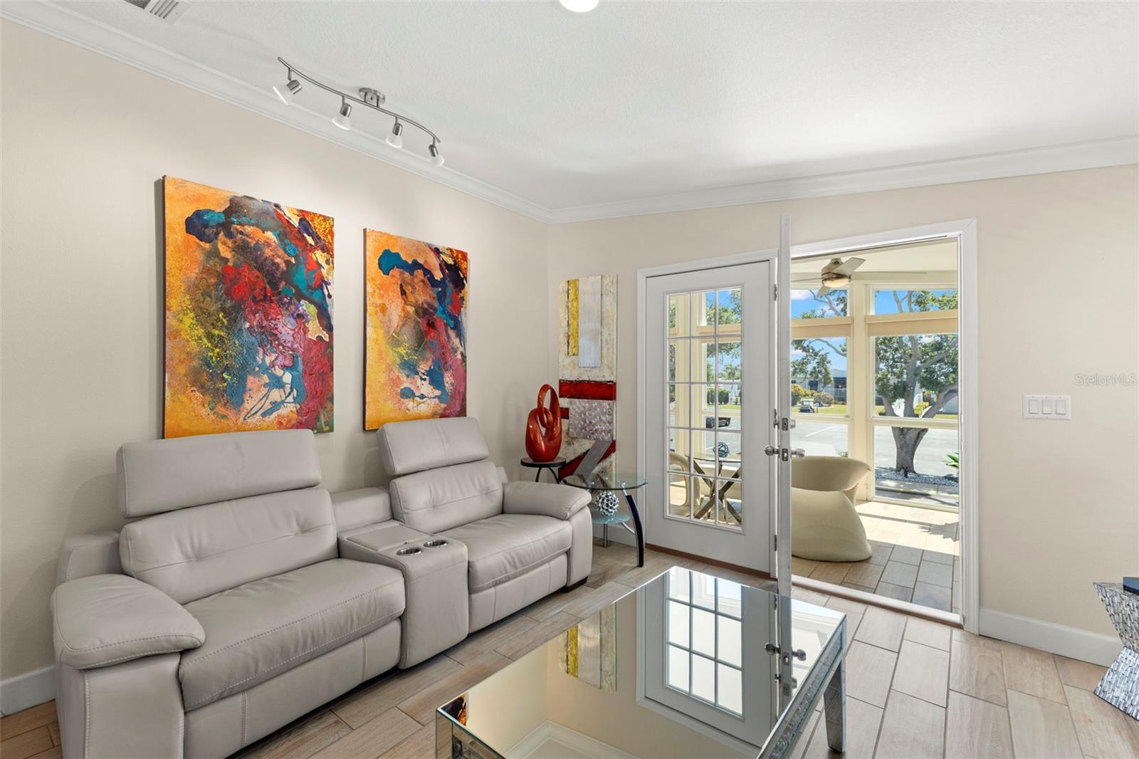 7300 AMERICANA DR NE #143, ST PETERSBURG, FL, 33702