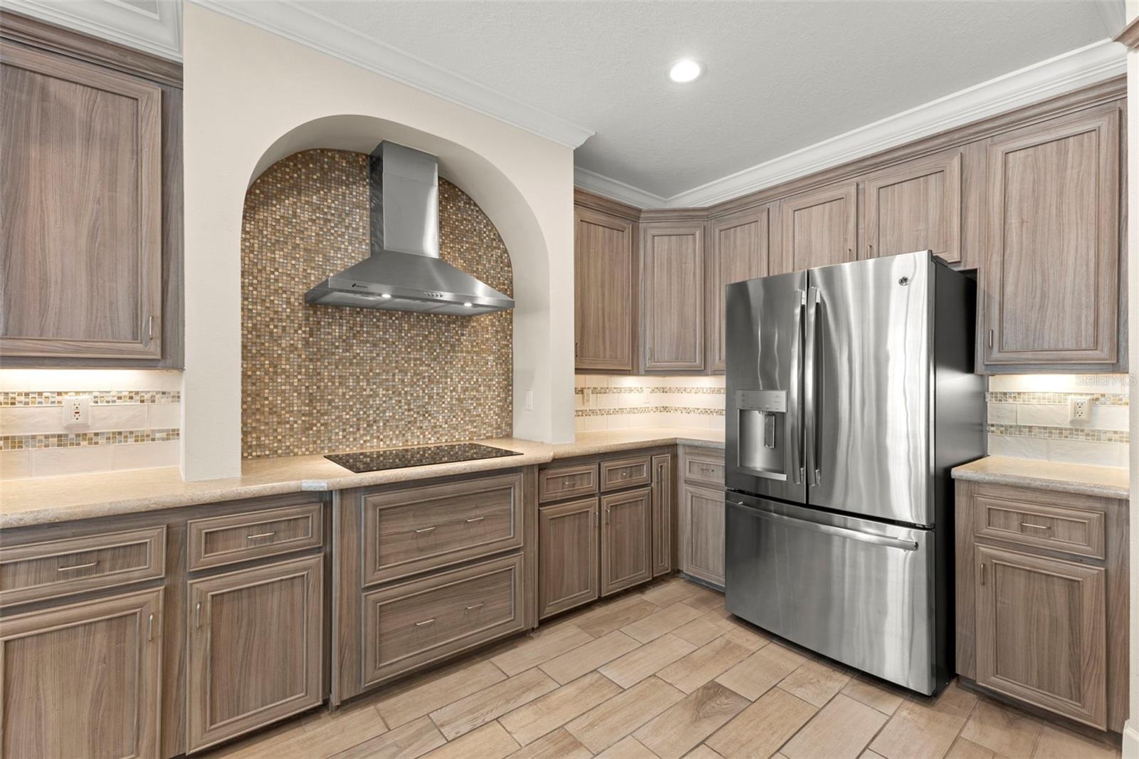 7300 AMERICANA DR NE #143, ST PETERSBURG, FL, 33702