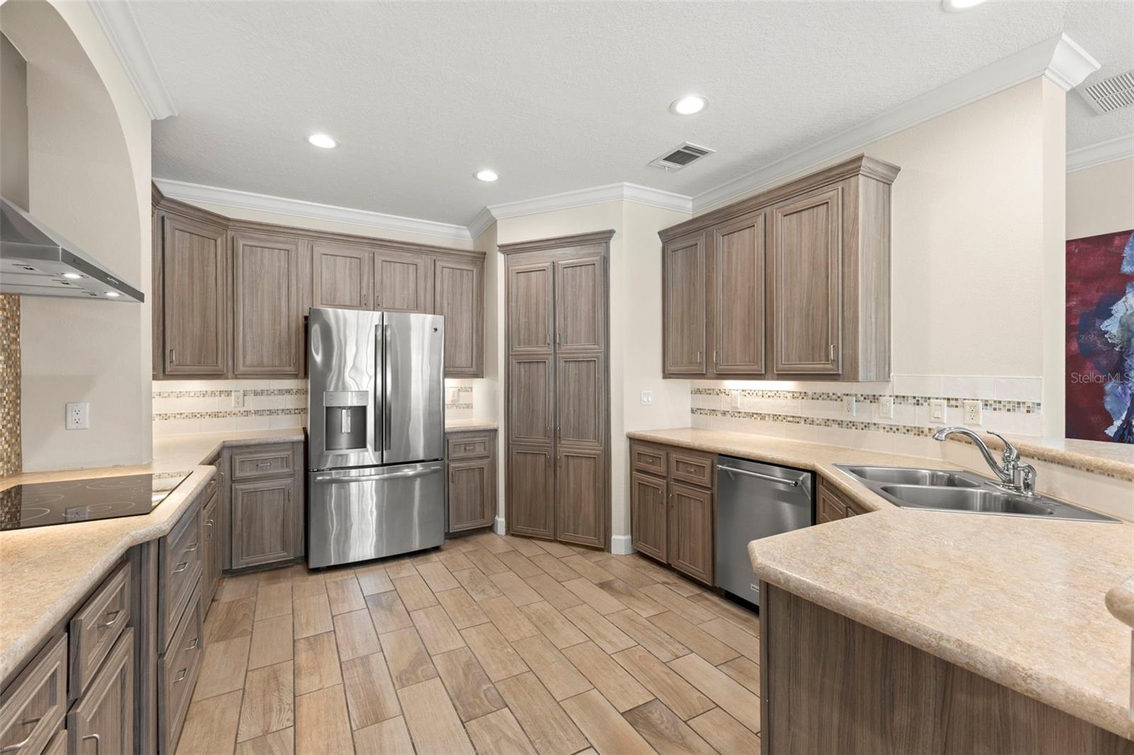 7300 AMERICANA DR NE #143, ST PETERSBURG, FL, 33702