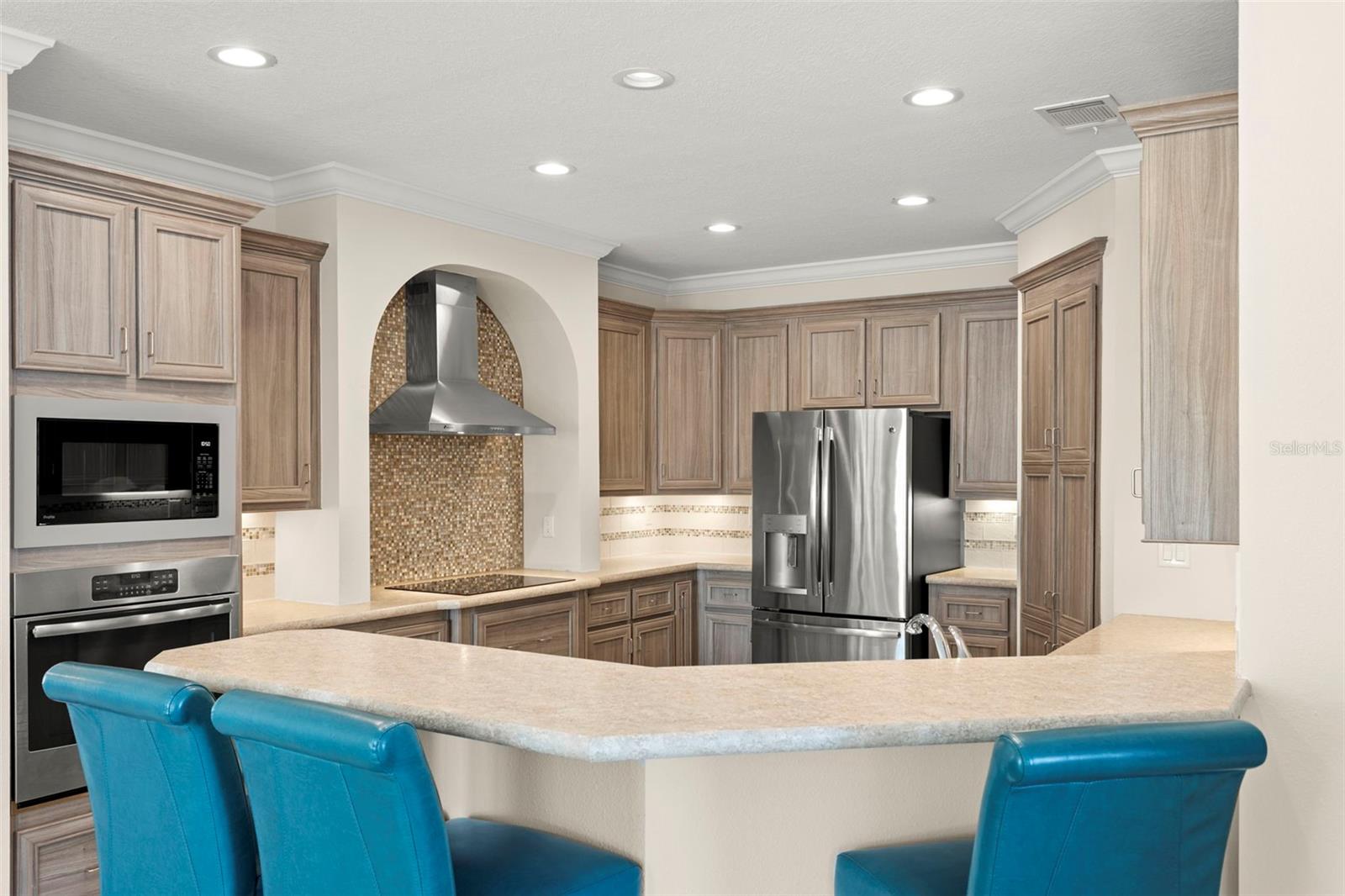 7300 AMERICANA DR NE #143, ST PETERSBURG, FL, 33702