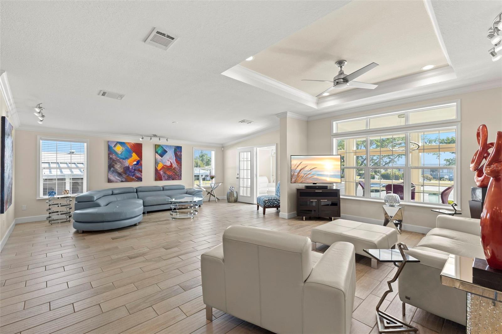 7300 AMERICANA DR NE #143, ST PETERSBURG, FL, 33702