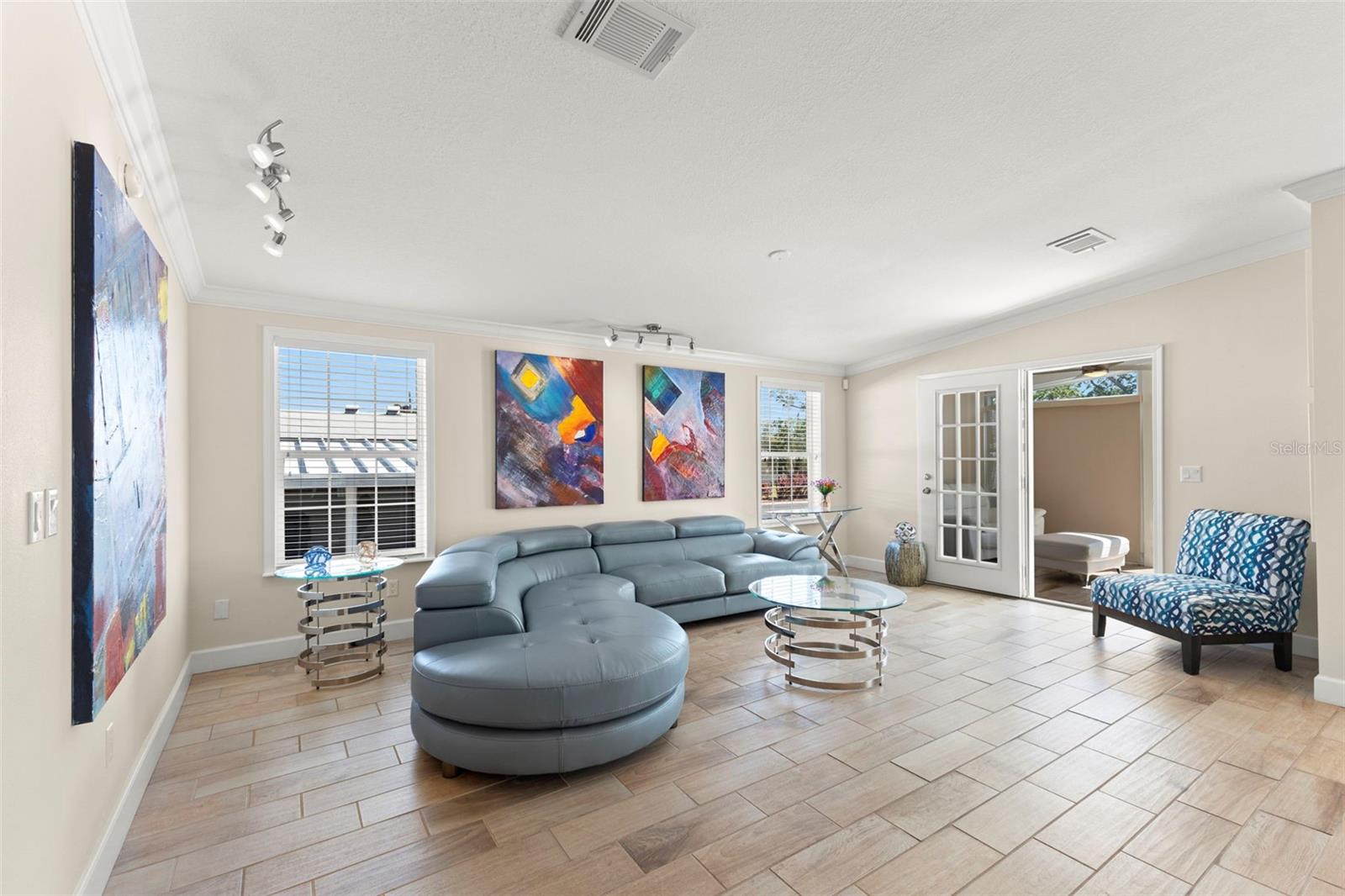 7300 AMERICANA DR NE #143, ST PETERSBURG, FL, 33702